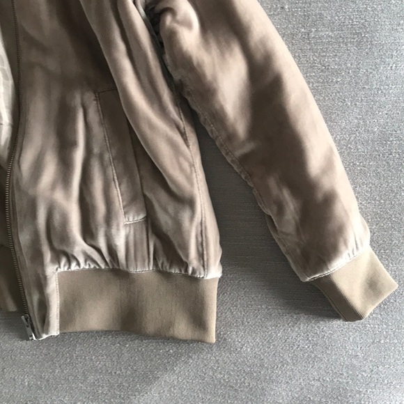 SOLD Madewell velvet bomber jacket - Picture 4 of 6